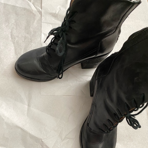 Modern vintage boots - Picture 2 of 5